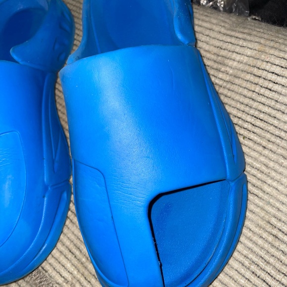 SIA Collective slip ons